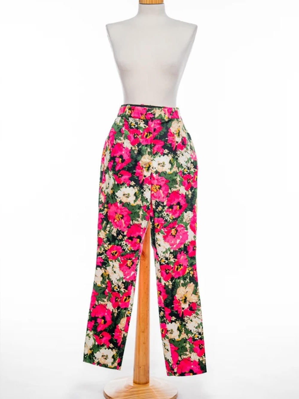 NWT! MID-RISE, STRETCH , ANKLE TROUSER. EXCELLENT CONDITION!